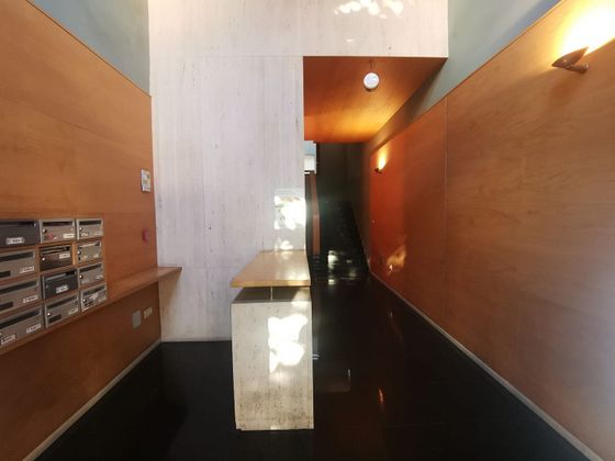 Foto 2 de Alquiler de oficina en edificio Luciano Demetrio Herrero con ascensor