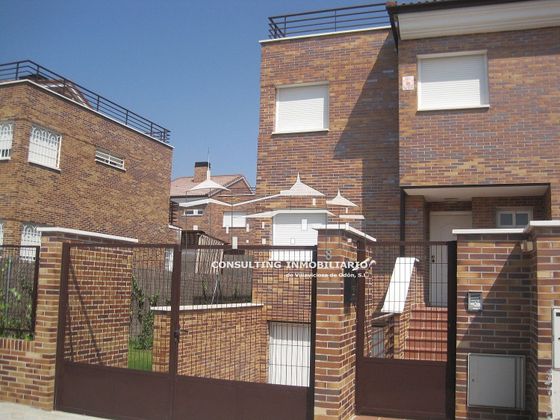 Foto 1 de Casa en venda a Zona Norte - Universidad en Móstoles de 4 habitacions amb terrassa i garatge