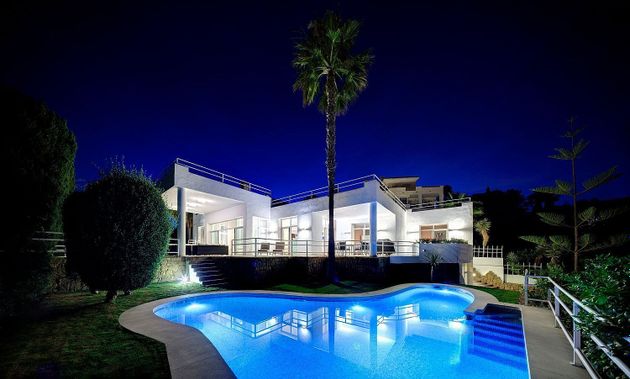 Foto 1 de Venta de chalet en Benahavís de 5 habitaciones con terraza y piscina