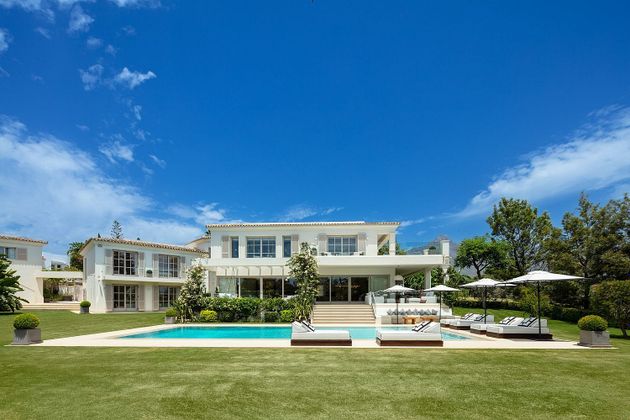 Foto 1 de Casa rural en venda a Los Naranjos - Las Brisas de 6 habitacions amb terrassa i piscina