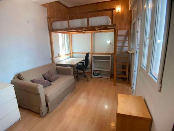 Foto 2 de Ático en alquiler en Universidad - Malasaña de 1 habitación con muebles y aire acondicionado
