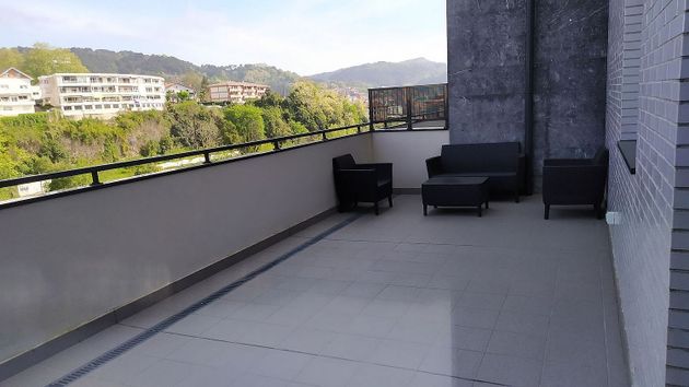Foto 2 de Venta de dúplex en Intxaurrondo de 4 habitaciones con terraza y piscina