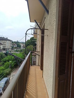 Foto 2 de Venta de piso en Intxaurrondo de 4 habitaciones con balcón y calefacción