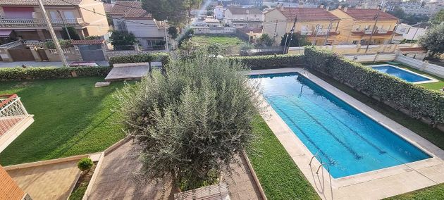 Foto 1 de Pis en venda a Segur de Calafell de 4 habitacions amb terrassa i piscina