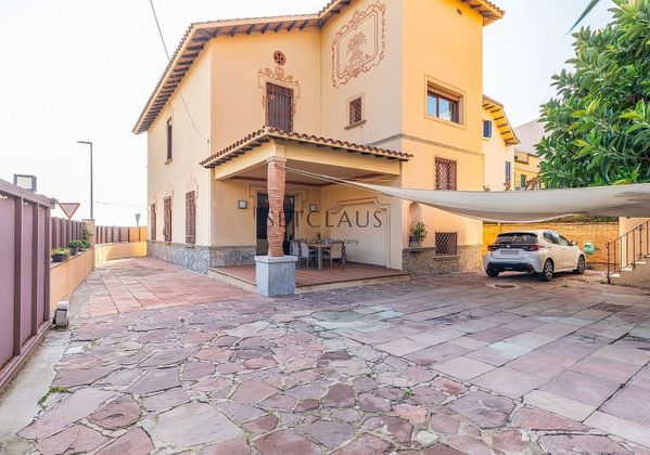 Foto 2 de Casa en venda a Vilassar de Mar de 5 habitacions amb terrassa i balcó