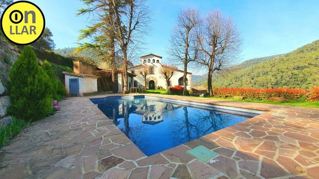 Foto 1 de Chalet en venta en Figaró-Montmany de 5 habitaciones con terraza y piscina