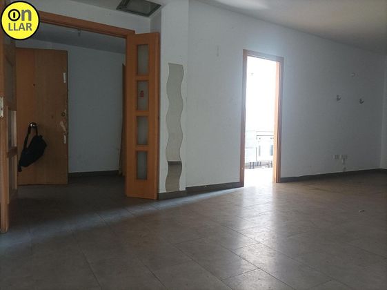 Foto 1 de Venta de piso en Caldes de Montbui de 3 habitaciones con balcón y calefacción