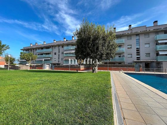 Foto 1 de Venta de piso en Montornès del Vallès de 3 habitaciones con terraza y piscina
