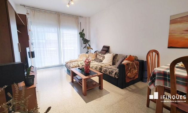 Foto 1 de Piso en venta en Centre - Castellar del Vallès de 2 habitaciones con garaje y balcón