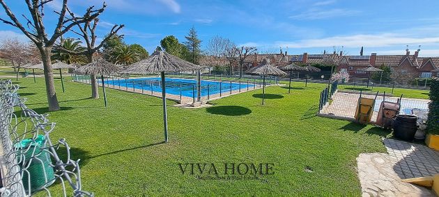Foto 2 de Casa adossada en venda a Centro - Rivas-Vaciamadrid de 4 habitacions amb piscina i garatge