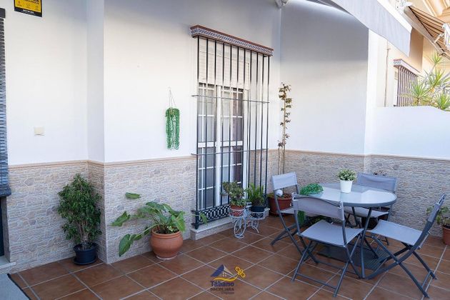 Foto 1 de Casa adossada en venda a Centro - Norte de 3 habitacions amb terrassa i balcó