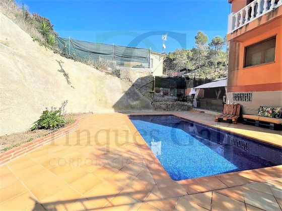Foto 1 de Venta de casa en Castellgalí de 4 habitaciones con piscina y garaje