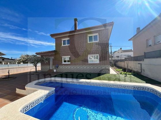 Foto 2 de Venta de casa en Castellgalí de 4 habitaciones con terraza y piscina