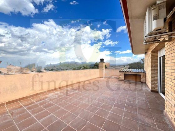 Foto 1 de Alquiler de piso en Castellgalí de 2 habitaciones con terraza y muebles