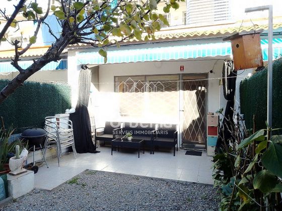 Foto 2 de Casa en venta en Santa Susanna de 3 habitaciones con jardín y aire acondicionado