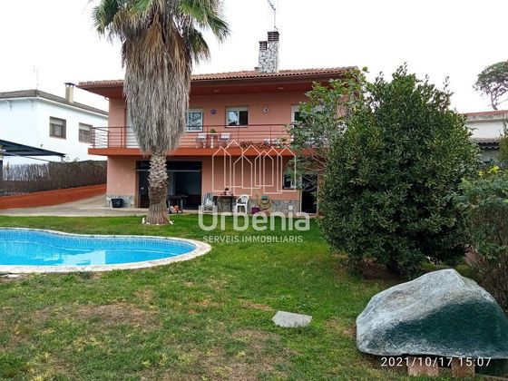 Foto 2 de Casa en venda a Niàgara Parc - Ágora Parc - Roca Rossa de 4 habitacions amb terrassa i piscina
