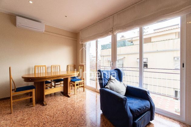 Foto 1 de Piso en venta en Canet de Mar de 4 habitaciones con terraza y balcón