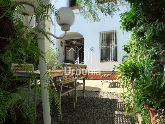 Foto 2 de Venta de casa en Masnou de 8 habitaciones con garaje y jardín