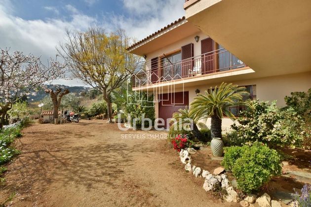 Foto 1 de Casa en venda a Sant Cebrià de Vallalta de 5 habitacions amb terrassa i piscina