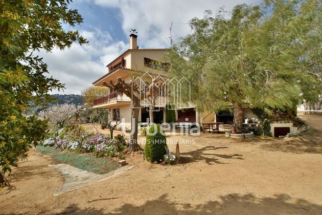 Foto 2 de Casa en venda a Sant Cebrià de Vallalta de 5 habitacions amb terrassa i piscina