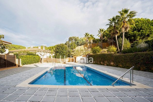 Foto 1 de Casa en venda a Sant Pol de Mar de 4 habitacions amb terrassa i piscina