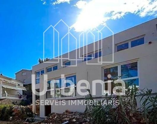 Foto 2 de Casa en venta en Llançà de 3 habitaciones con terraza y piscina