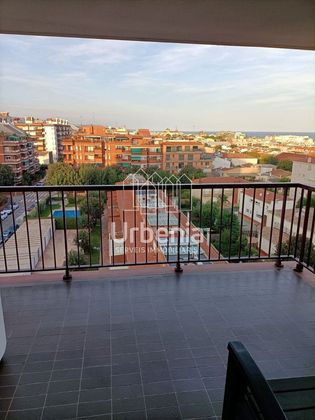 Foto 2 de Piso en venta en Vilassar de Mar de 3 habitaciones con terraza y piscina