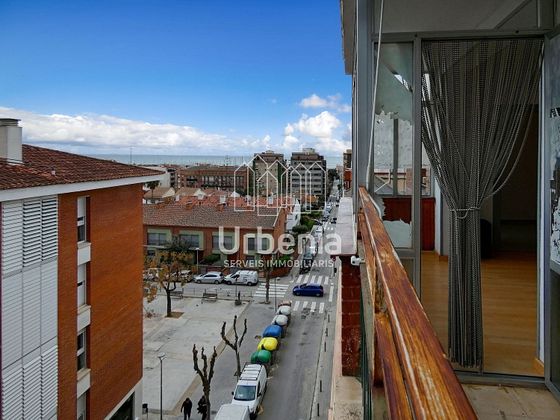Foto 2 de Piso en venta en Premià de Mar de 3 habitaciones con terraza y balcón