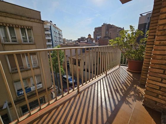 Foto 1 de Piso en venta en Centre - Sabadell de 5 habitaciones con terraza y ascensor