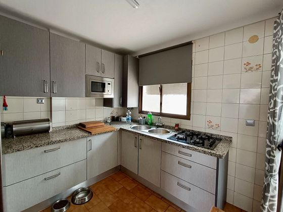 Foto 2 de Venta de casa en Capuchinos de 4 habitaciones con terraza y aire acondicionado
