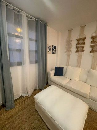 Foto 1 de Alquiler de piso en calle De Les Illes de 2 habitaciones con terraza y muebles
