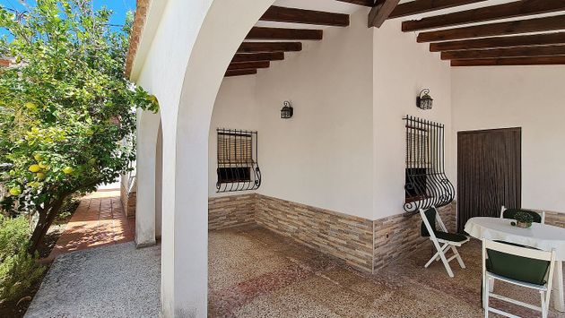 Foto 2 de Chalet en venta en Oliva Playa de 5 habitaciones con terraza y garaje