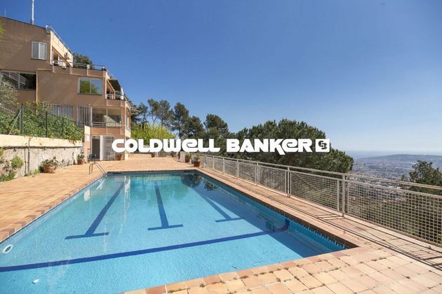 Foto 2 de Chalet en venta en Vallvidrera - El Tibidabo i les Planes de 8 habitaciones con terraza y piscina