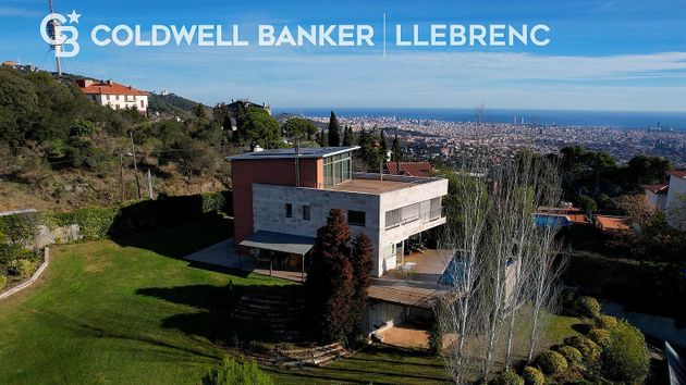 Foto 1 de Chalet en venta en Vallvidrera - El Tibidabo i les Planes de 5 habitaciones con terraza y piscina