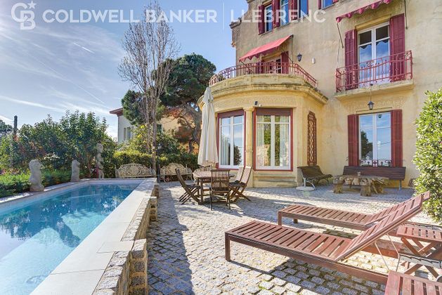 Foto 2 de Casa adossada en venda a Vallvidrera - El Tibidabo i les Planes de 6 habitacions amb terrassa i piscina
