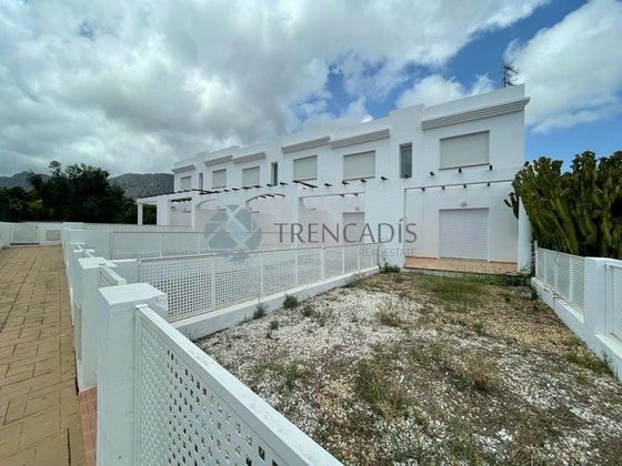 Foto 1 de Casa en venta en Beniarbeig de 2 habitaciones con terraza y piscina