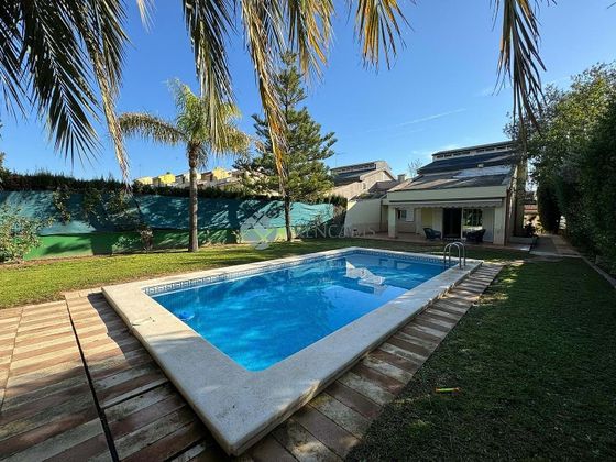 Foto 1 de Xalet en lloguer a Riba-roja de Túria de 4 habitacions amb terrassa i piscina