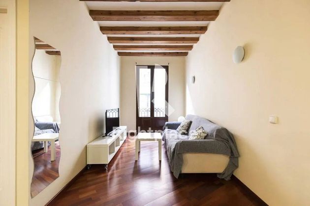 Foto 1 de Piso en alquiler en El Gòtic de 1 habitación con muebles y balcón