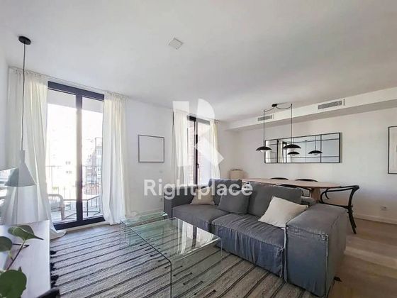Foto 1 de Piso en alquiler en La Dreta de l'Eixample de 2 habitaciones con muebles y balcón