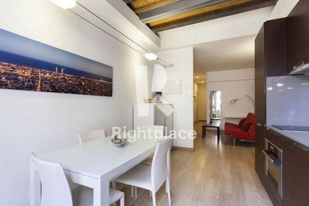 Foto 2 de Alquiler de piso en El Raval de 3 habitaciones con terraza y muebles