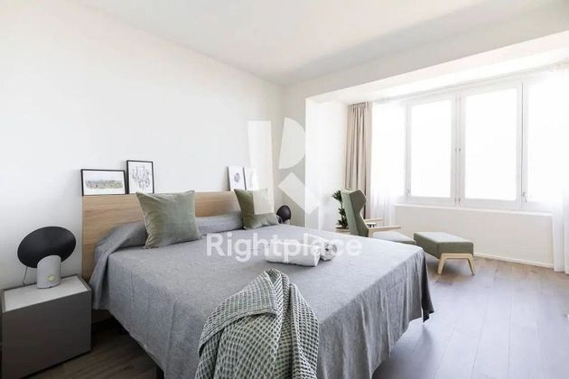 Foto 2 de Piso en alquiler en La Dreta de l'Eixample de 2 habitaciones con muebles y aire acondicionado