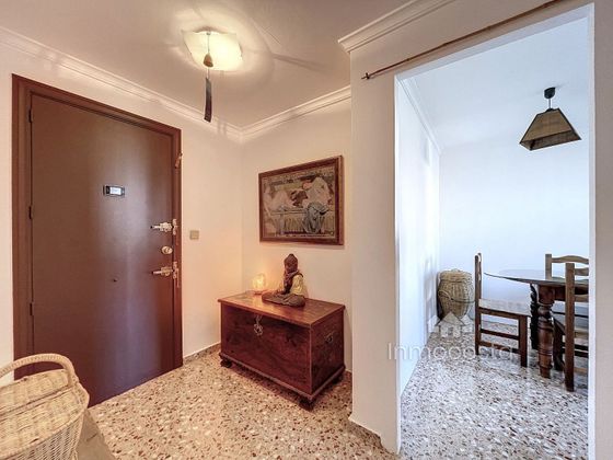 Foto 2 de Piso en venta en Campello Playa de 2 habitaciones con terraza y garaje
