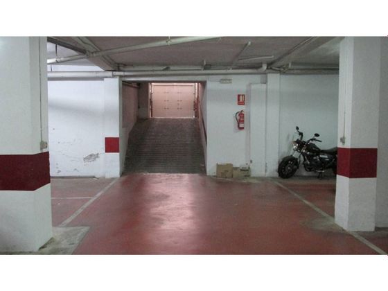Foto 1 de Garaje en venta en calle Germanies de 27 m²