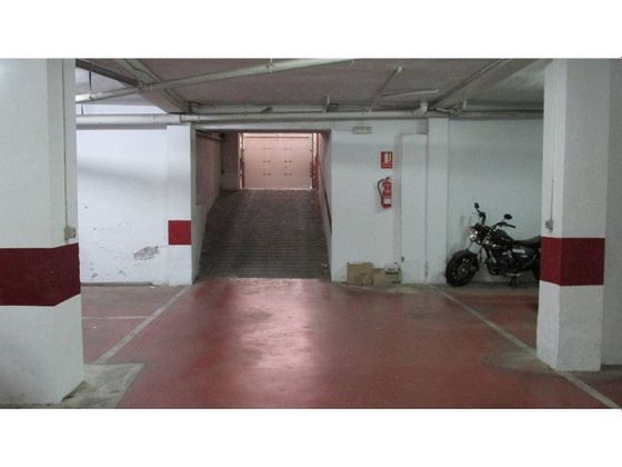Foto 1 de Alquiler de garaje en calle Reis Catòlics de 27 m²