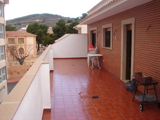 Foto 2 de Venta de ático en calle Luis Vives de 2 habitaciones con terraza y calefacción