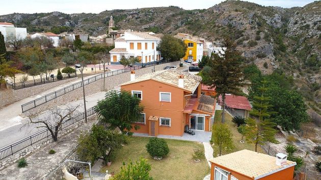 Foto 2 de Casa en venda a Vall de Gallinera de 4 habitacions amb terrassa i garatge