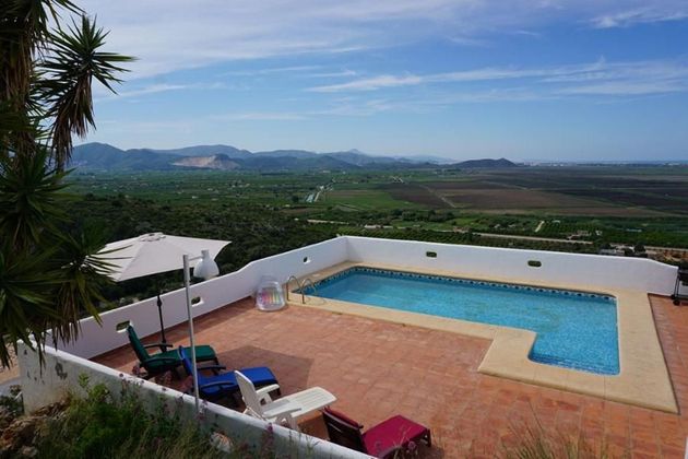 Foto 2 de Casa en venda a Pego de 4 habitacions amb terrassa i piscina