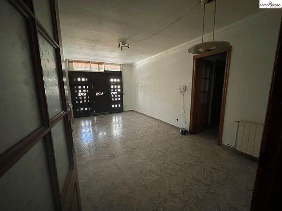 Foto 2 de Piso en venta en Martorell de 3 habitaciones con terraza y ascensor