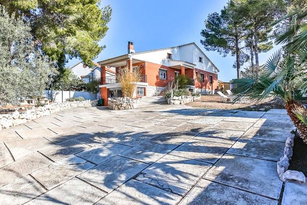 Foto 2 de Chalet en venta en Castellet i la Gornal de 5 habitaciones con terraza y garaje