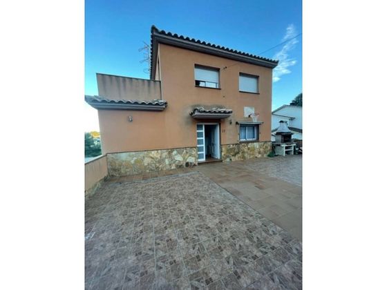 Foto 1 de Casa en venda a Mas Trader-Corral D’En Tort-Corral D’En Cona de 5 habitacions amb terrassa i garatge